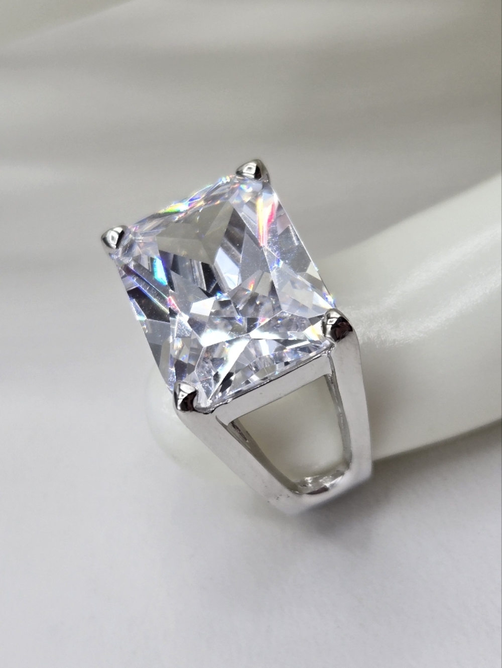 Swarovski Crystal Elements Silver Statement Ring Size 6 East West Design Prom - Picture 4 of 7